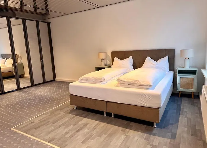 Stadtvilla Zentral 200qm Mit Sauna Und Gym